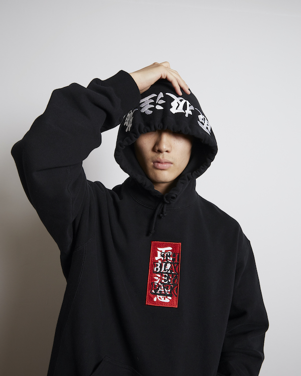 BLACK EYE PATCH HANDLE WITH CARE LABEL HOODIE 入荷 - BOOMERANG ...